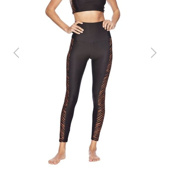 Beach Riot Sport Tiger Legging Black Size Small - Picture 3 of 7